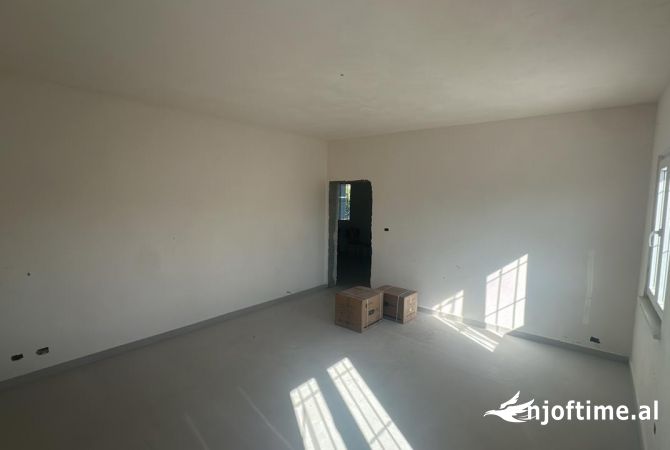 Casa privata/Indipendente in affitto a Tirana 2+1, Vuoto