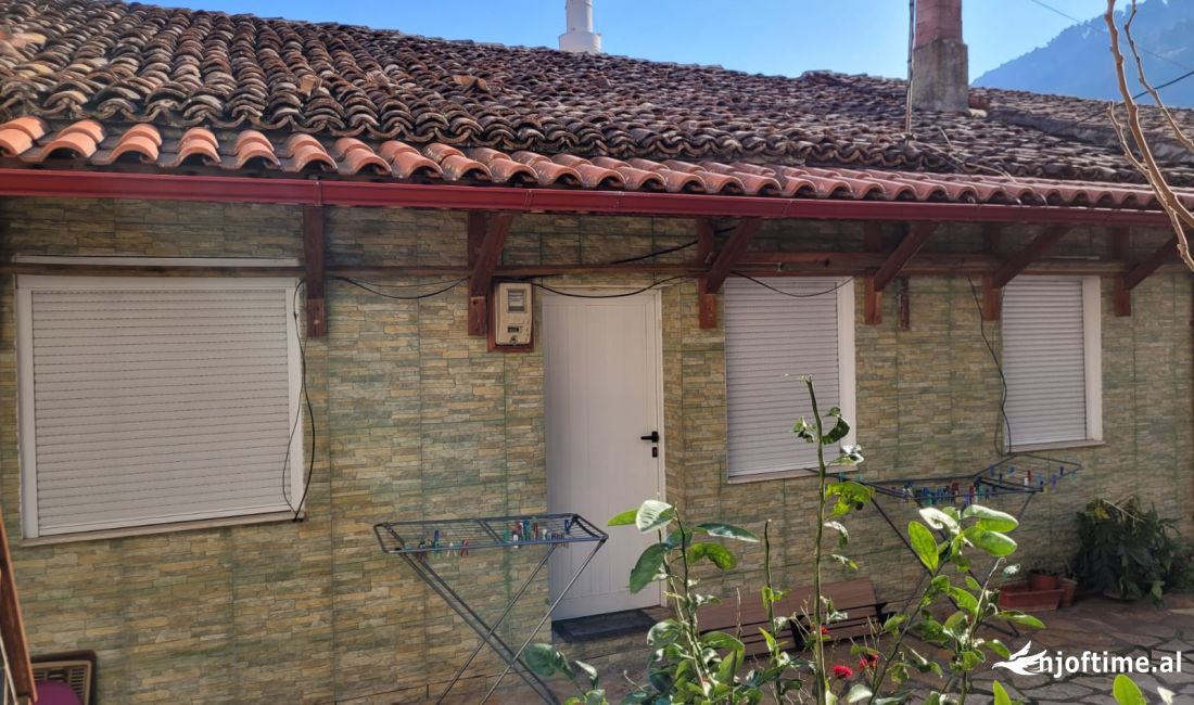 Shtepi ne shitje Shtepi Private ne Berat, 1+1, Mobilimi E mobiluar, Pagesa 65,000  Euro.