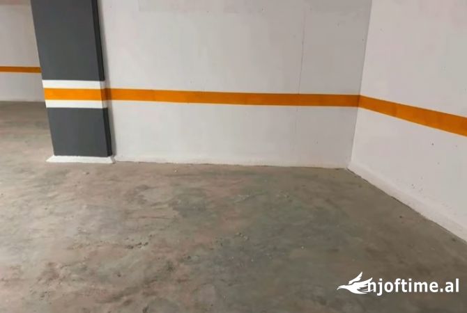 Business Property in Sale 4+1 in Tirana - 30,000 Euro