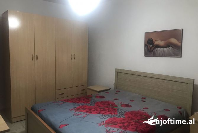 Shtepi me qera Shtepi Private ne Tirane, 1+1, Mobilimi E mobiluar, Pagesa 380  Euro.