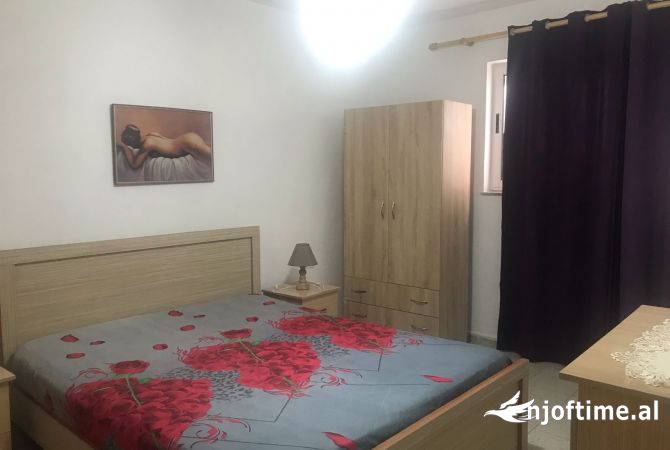 Shtepi me qera Shtepi Private ne Tirane, 1+1, Mobilimi E mobiluar, Pagesa 380  Euro.