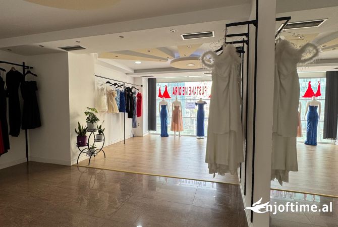 Ambiente Commerciale in Affitto 1+1 a Tirana - 700 Euro