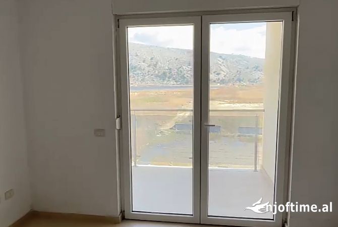 Shtepi ne shitje Apartament ne Lezhe, 1+1, Mobilimi Bosh, pa mobiluar, Pagesa 72,600  Euro.