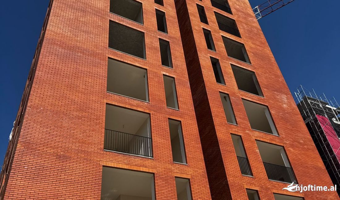 Shtepi ne shitje Apartament ne Tirane, 2+1, Mobilimi E mobiluar, Pagesa 118,200  Euro.