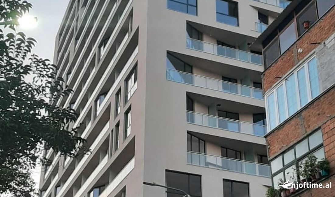 Shtepi ne shitje Apartament ne Tirane, 2+1, Mobilimi Bosh, pa mobiluar, Pagesa 230,000  Euro.