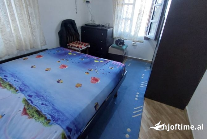 Shtepi ne shitje Shtepi Private ne Berat, 2+1, Mobilimi E mobiluar, Pagesa 130,000  Euro.