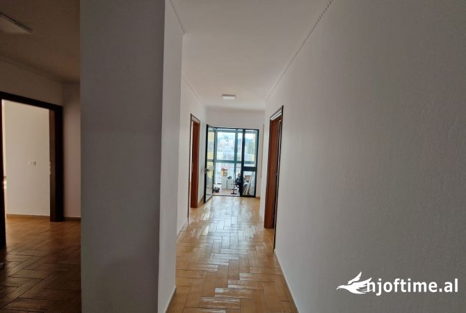 🔥Jepet me Qera  Super Ambienti per Zyra 157m2 total ne Bllok