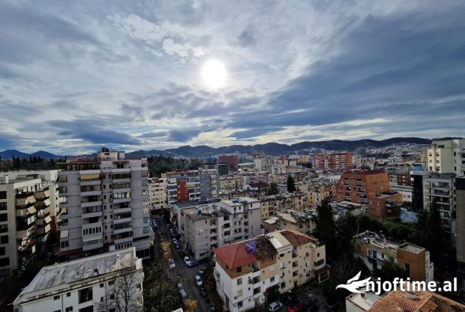 🔥Jepet me Qera  Super Ambienti për Zyra 157m2 total ne Bllok