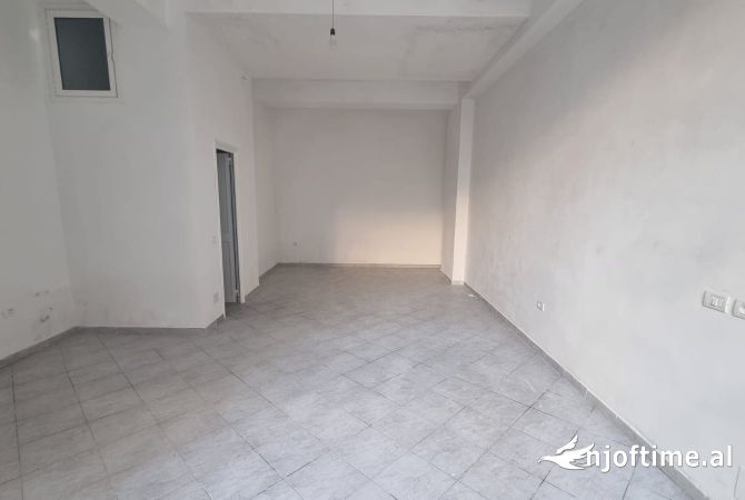 💥Jepet  Dyqan me Qera  ne  Zonen e Astirit ne rruge lagjeje 