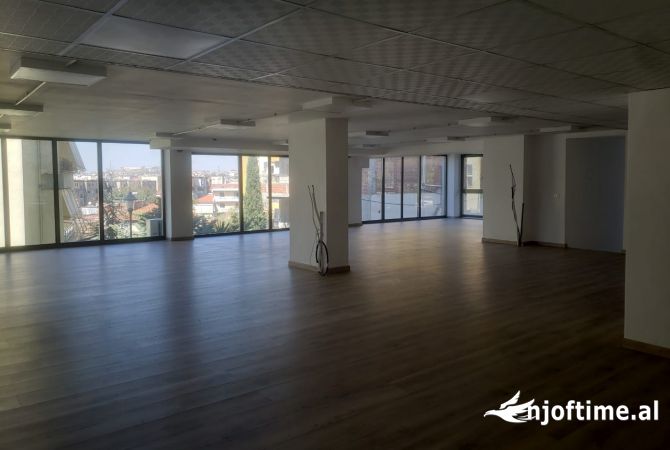  📍 JEPET SUPER   AMBIENT BIZNESI ME QERA  PERBALLE MINISTRISE SE MBROJTJES. 