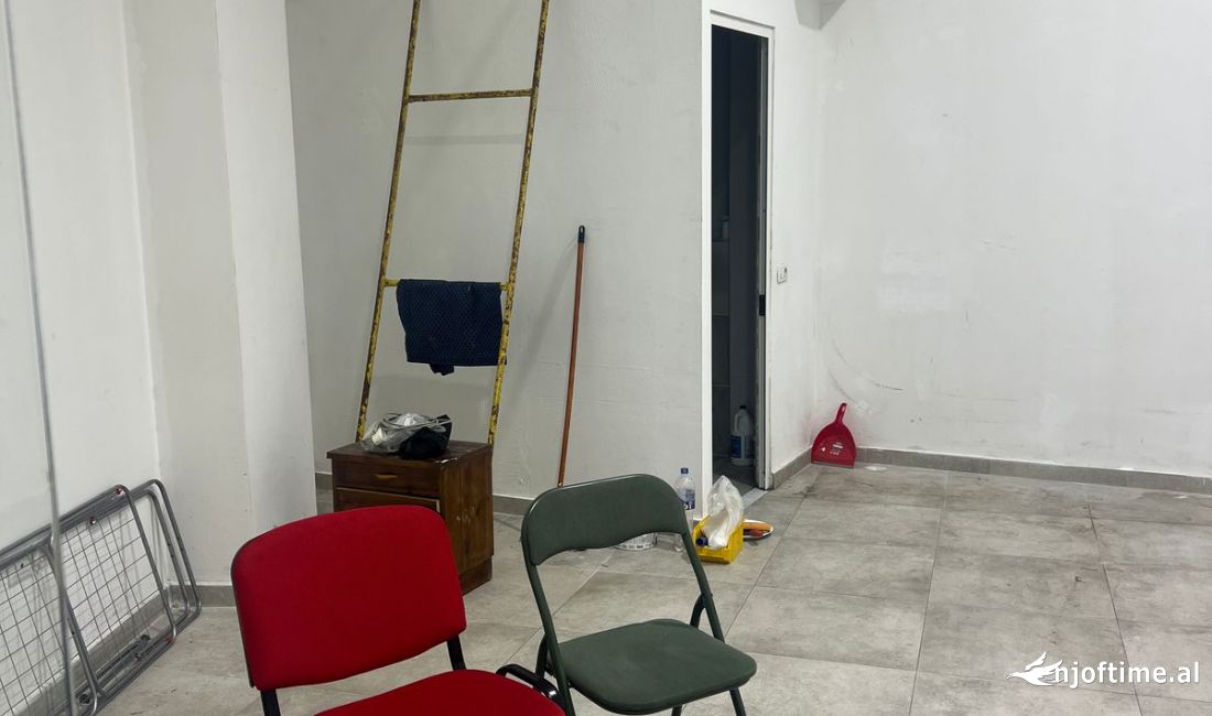 JEPET ME QERA SUPER DYQAN DUBLEX NE RRUGEN E BARRIKADAVE 