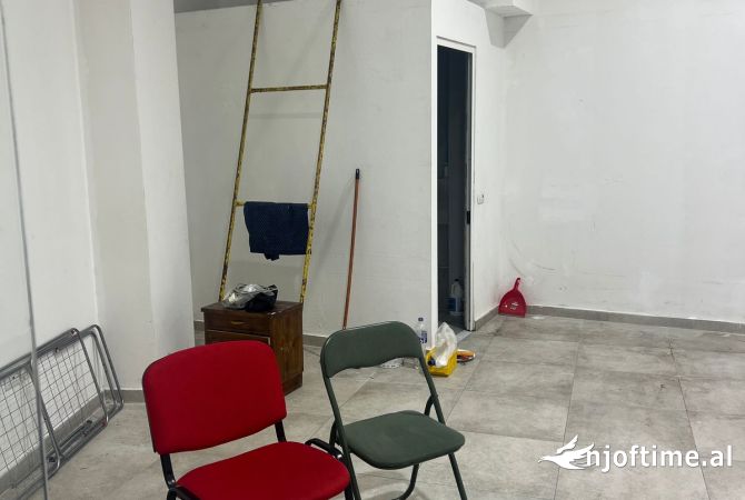 JEPET ME QERA SUPER DYQAN DUBLEX NE RRUGEN E BARRIKADAVE 