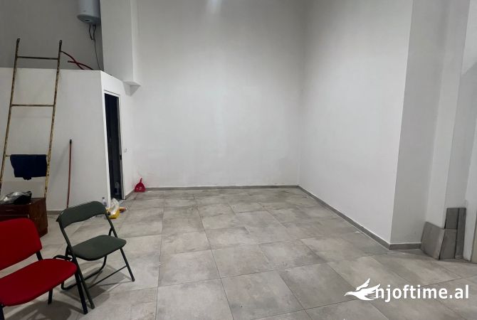 JEPET ME QERA SUPER DYQAN DUBLEX NE RRUGEN E BARRIKADAVE 