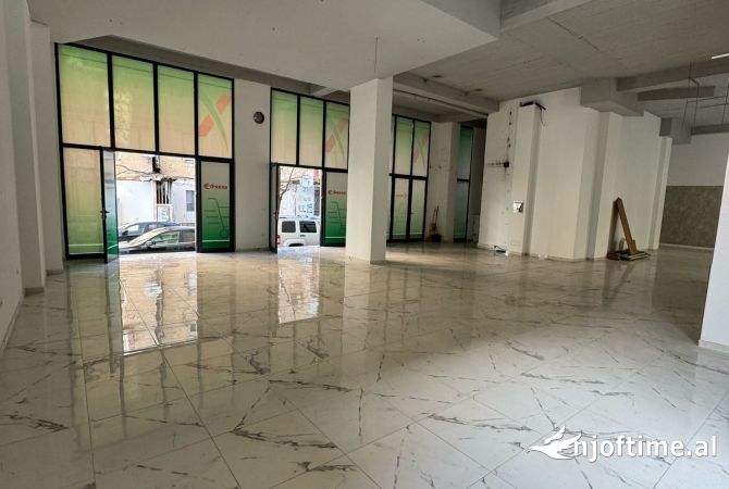 JEPET AMBIENT BIZNESI ME QERA NE SELITE.