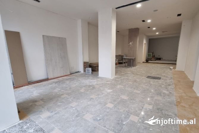 JEPET ME QERA  SUPER AMABIENT BIZNESI NE FILLIM TE RRUGES SE KAVAJES