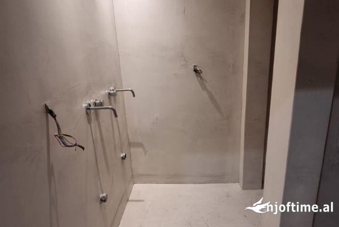 JEPET ME QERA  SUPER AMABIENT BIZNESI NE FILLIM TE RRUGES SE KAVAJES