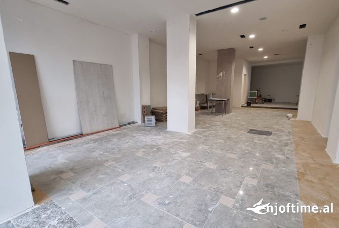 JEPET ME QERA  SUPER AMABIENT BIZNESI NE FILLIM TE RRUGES SE KAVAJES