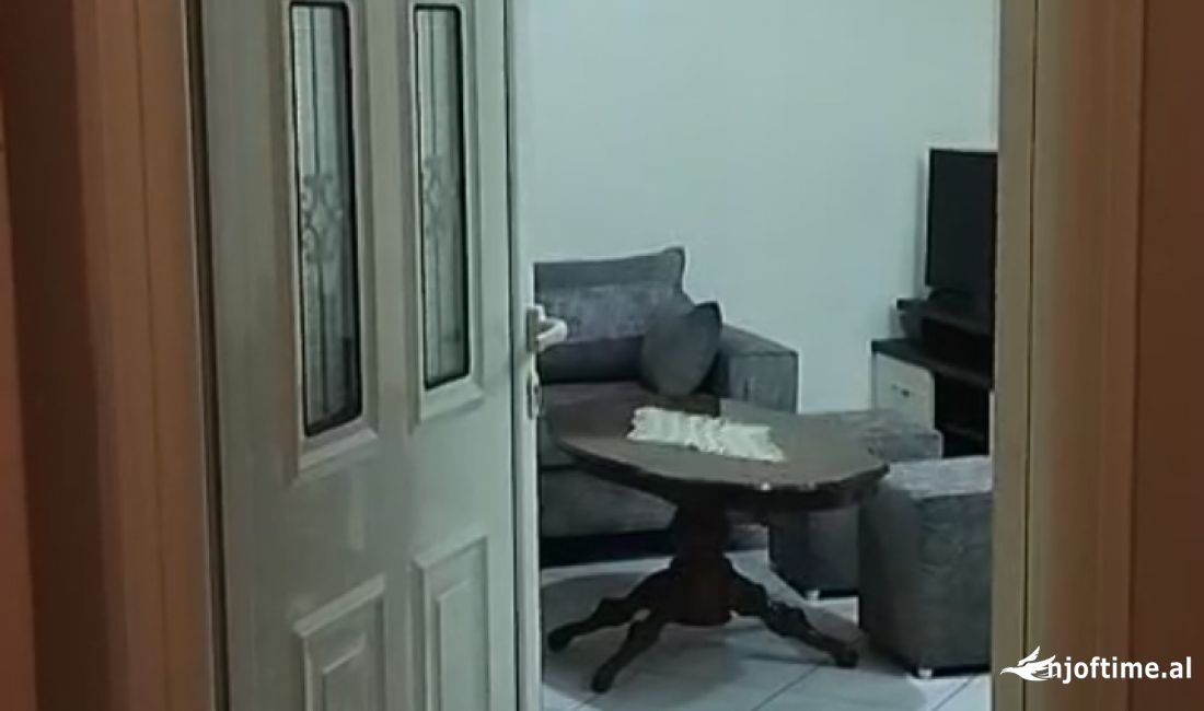 Shtepi me qera Shtepi Private ne Tirane, 1+1, Mobilimi E mobiluar, Pagesa 350  Euro.