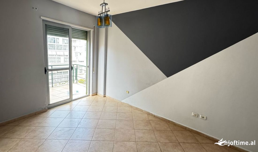 Appartamento in vendita a Tirana 2+1, Vuoto