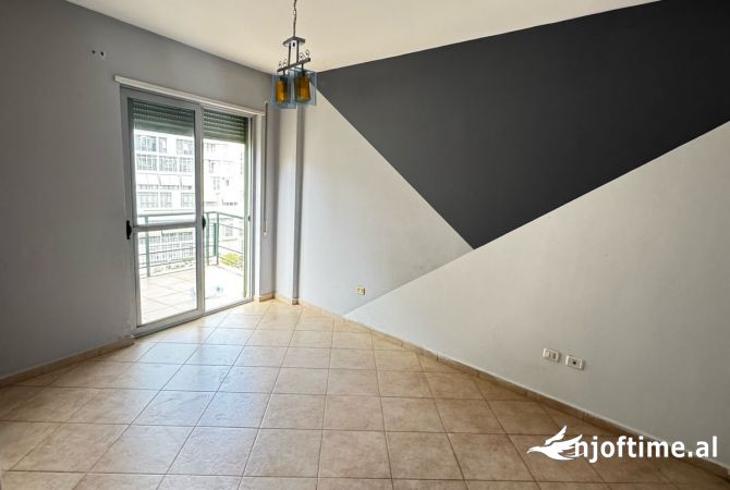 Appartamento in vendita a Tirana 2+1, Vuoto