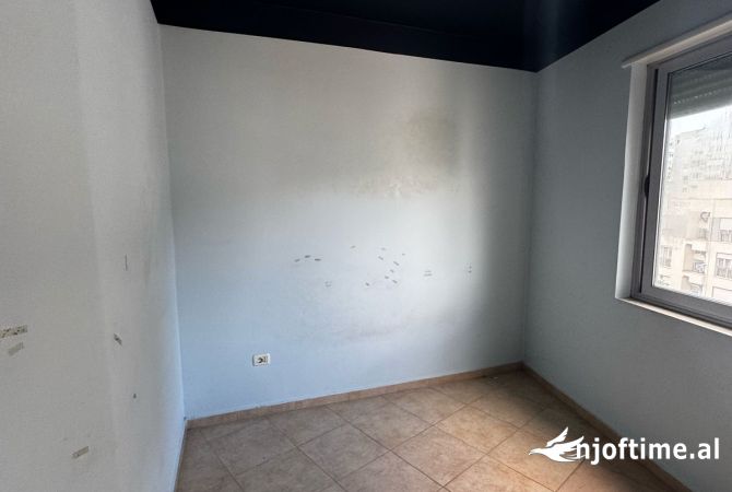 Appartamento in vendita a Tirana 2+1, Vuoto