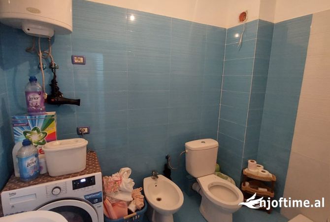 Shtepi ne shitje Apartament ne Tirane, 2+1, Mobilimi E mobiluar, Pagesa 160,000  Euro.