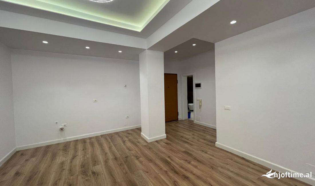 Shtepi ne shitje Apartament ne Tirane, 2+1, Mobilimi Bosh, pa mobiluar, Pagesa 237,000  Euro.