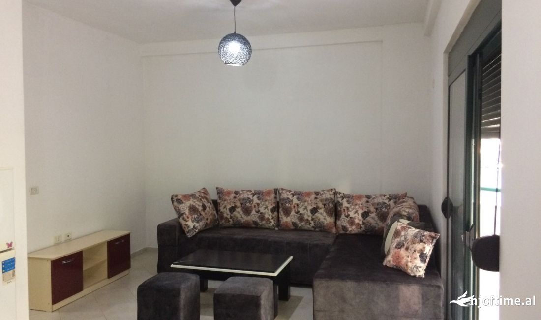 Appartamento in affitto a Tirana 1+1, Arredato