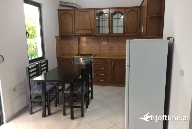 Appartamento in affitto a Tirana 1+1, Arredato