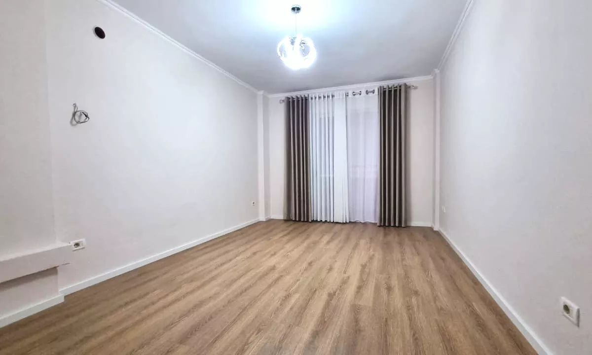 Shtepi ne shitje Apartament ne Tirane, 1+1, Mobilimi Bosh, pa mobiluar, Pagesa 128,000  Euro.