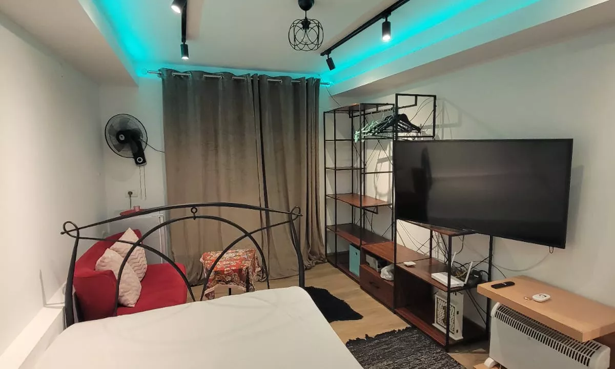 Shtepi me qera Apartament ne Tirane, Garsoniere, Mobilimi E mobiluar, Pagesa 400  Euro.