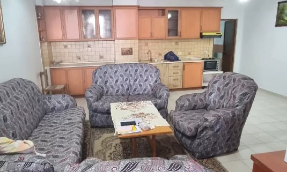 Shtepi ne shitje Apartament ne Tirane, 1+1, Mobilimi E mobiluar, Pagesa 96,000  Euro.