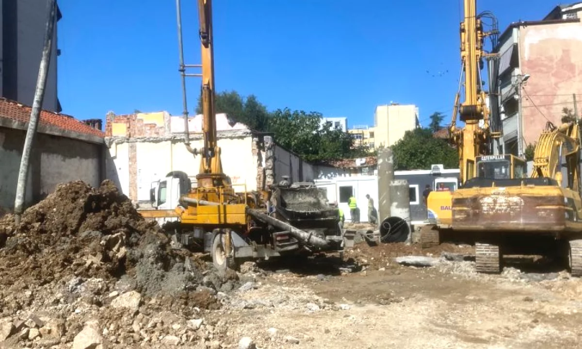 Shtepi ne shitje Apartament ne Tirane, 1+1, Mobilimi Bosh, pa mobiluar, Pagesa 261,900  Euro.