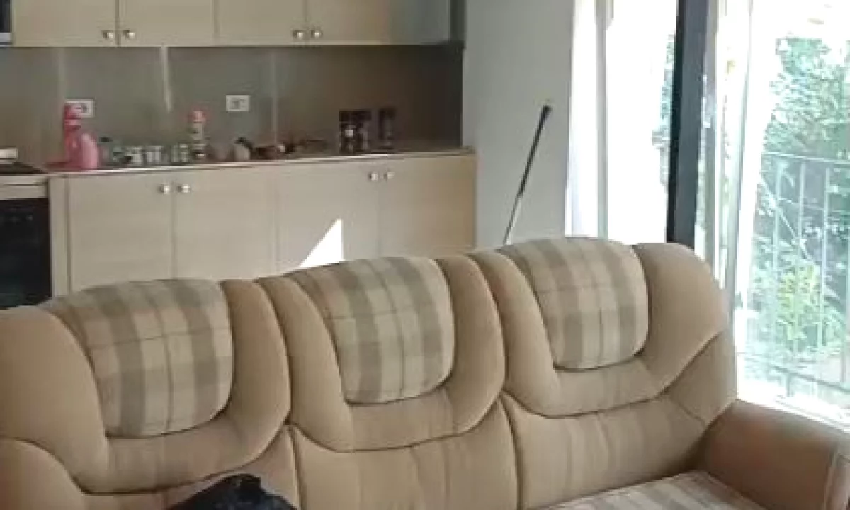 Shtepi ne shitje Apartament ne Tirane, 2+1, Mobilimi E mobiluar, Pagesa 145,000  Euro.