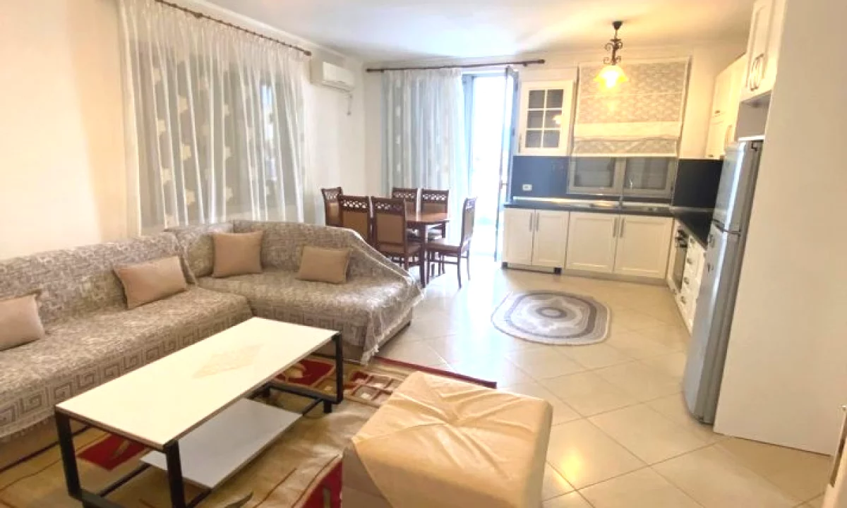 Shtepi me qera Apartament ne Tirane, 2+1, Mobilimi E mobiluar, Pagesa 370  Euro.