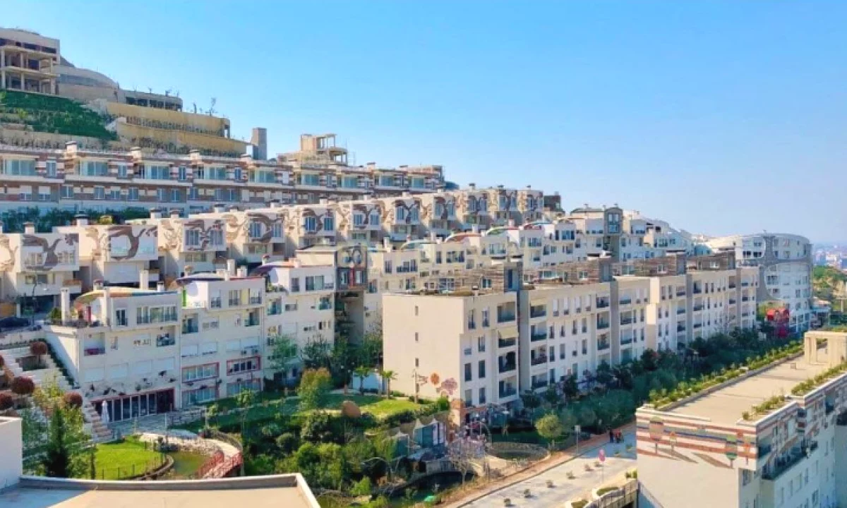 Shtepi ne shitje Apartament ne Tirane, 1+1, Mobilimi Bosh, pa mobiluar, Pagesa 97,500  Euro.