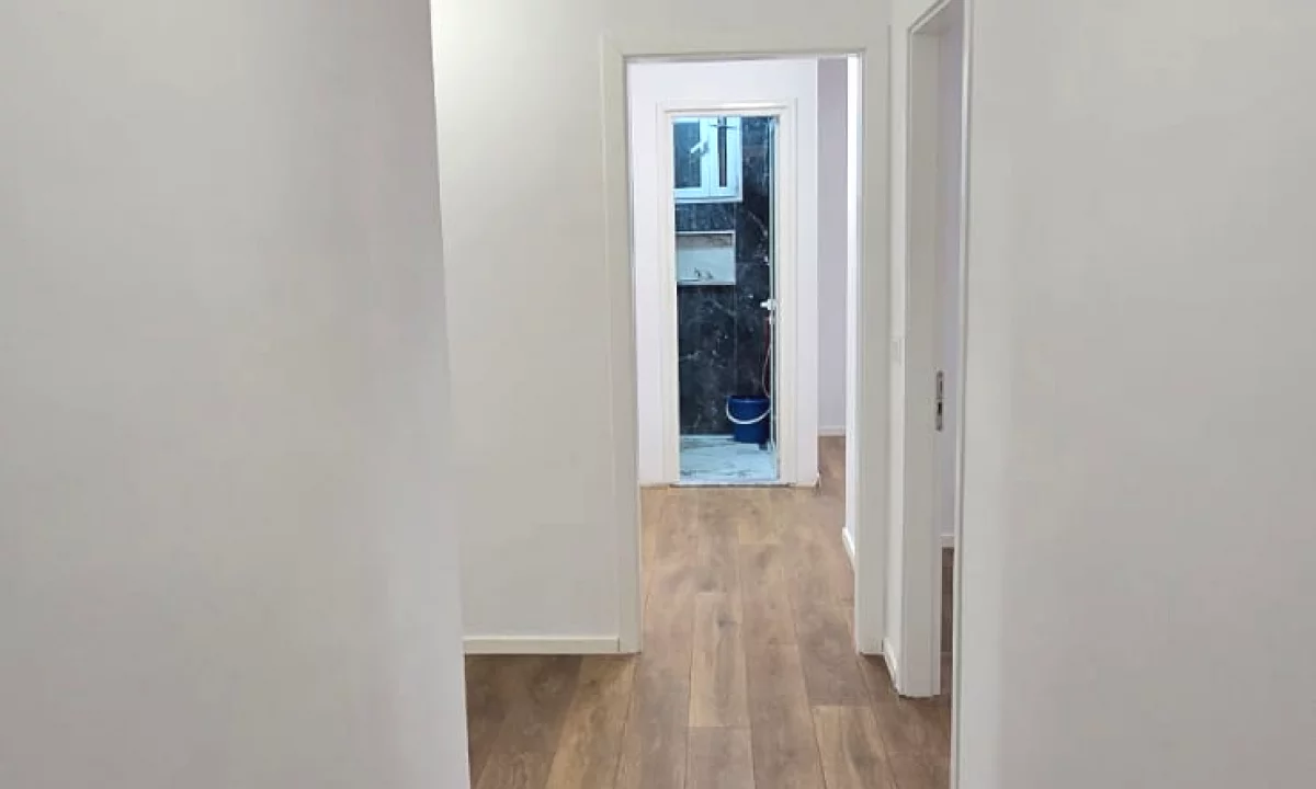 Shtepi ne shitje Apartament ne Tirane, 2+1, Mobilimi Bosh, pa mobiluar, Pagesa 218,000  Euro.