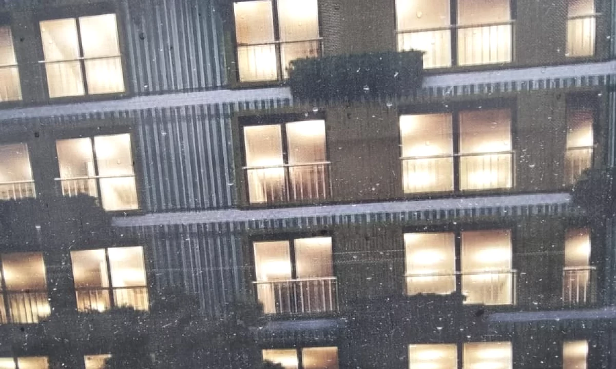 Shtepi ne shitje Apartament ne Tirane, 1+1, Mobilimi Bosh, pa mobiluar, Pagesa 185,000  Euro.