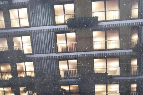 🏙️ Shitet Apartament 1+1 tek Pazari i Ri , 5 minuta nga Qendra e Tiranes.