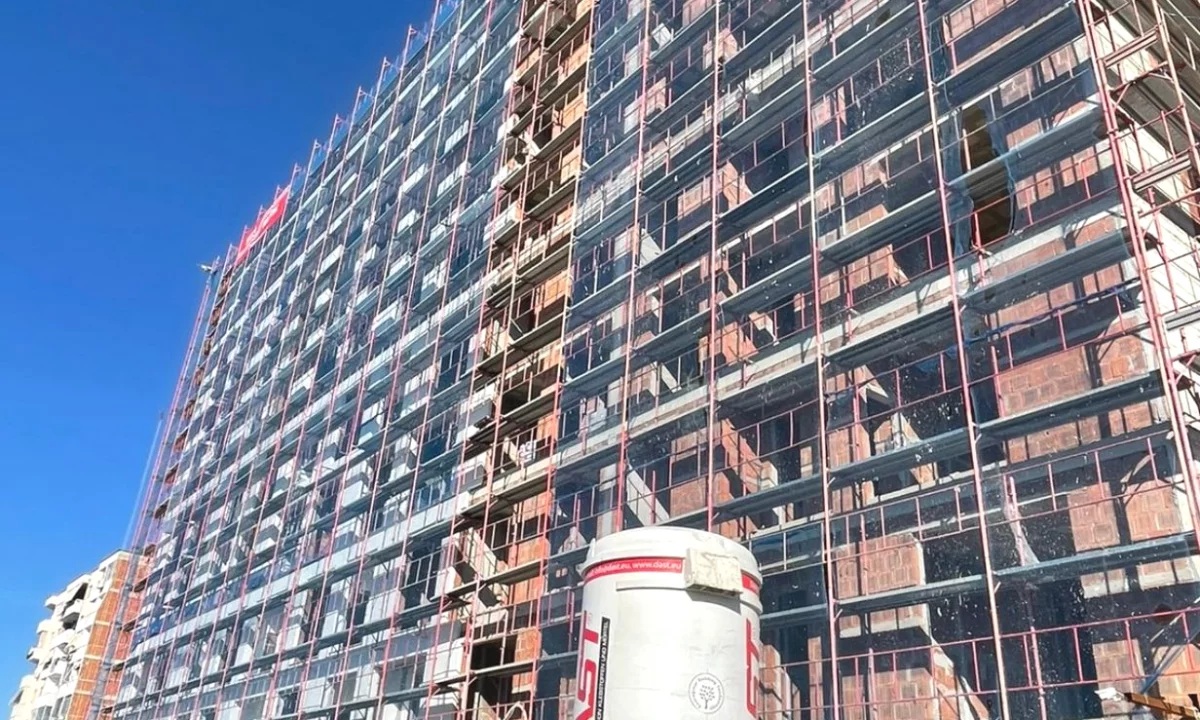 Shtepi ne shitje Apartament ne Tirane, 2+1, Mobilimi Bosh, pa mobiluar, Pagesa 106,250  Euro.