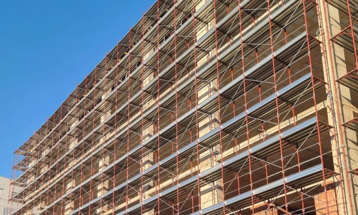 Shtepi ne shitje Apartament ne Tirane, 2+1, Mobilimi Bosh, pa mobiluar, Pagesa 213,150  Euro.