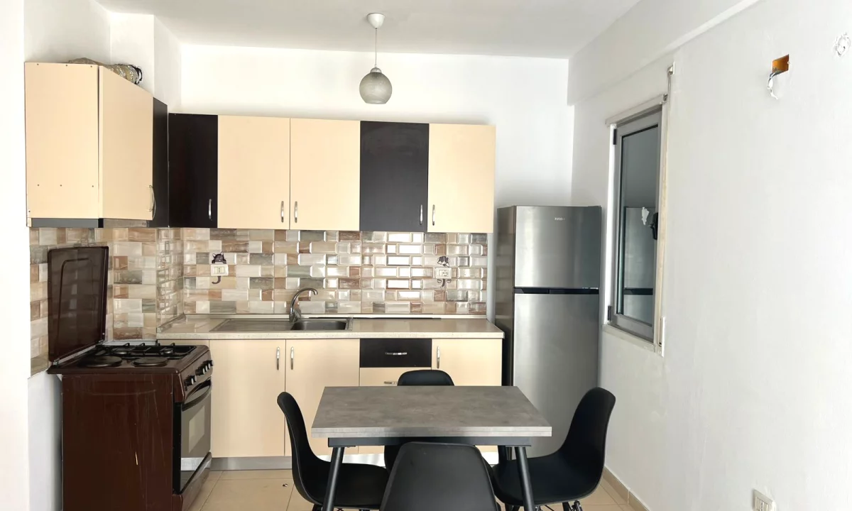 Shtepi me qera Apartament ne Tirane, 2+1, Mobilimi E mobiluar, Pagesa 550  Euro.