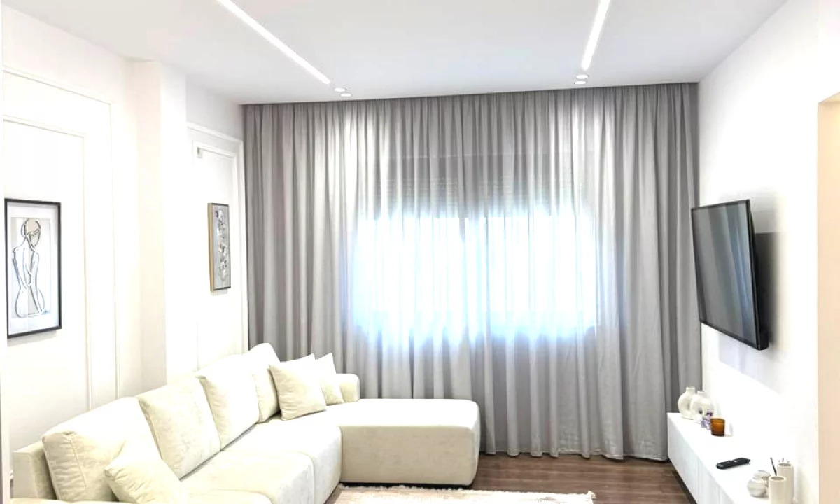 Appartamento in vendita a Tirana 1+1, Arredato