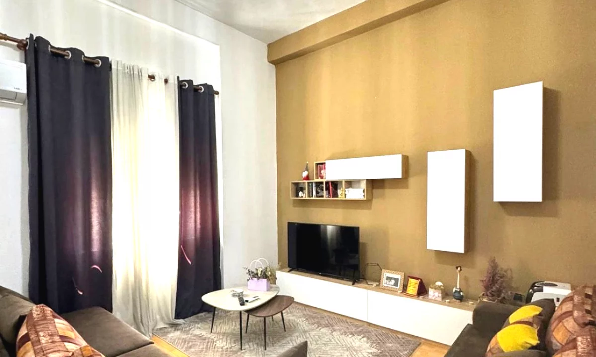 Shtepi me qera Apartament ne Tirane, 1+1, Mobilimi E mobiluar, Pagesa 550  Euro.