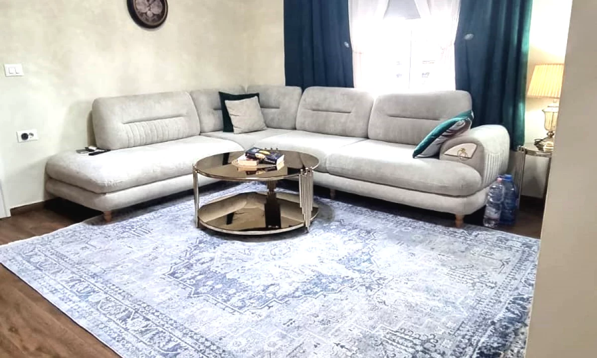 Appartamento in vendita a Tirana 2+1, Arredato