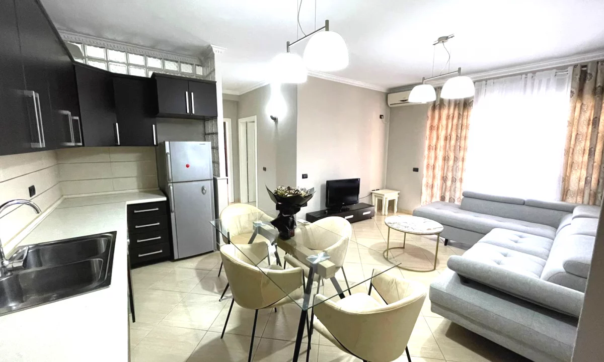 Shtepi me qera Apartament ne Tirane, 2+1, Mobilimi E mobiluar, Pagesa 550  Euro.