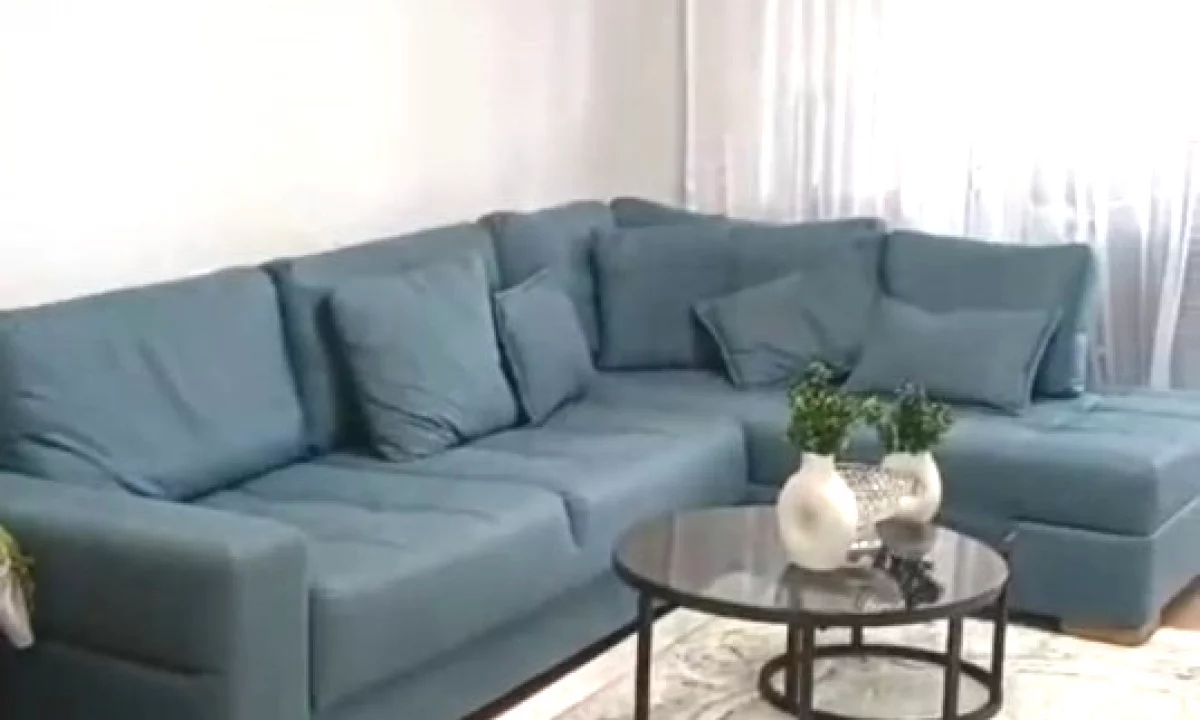 Shtepi ne shitje Apartament ne Tirane, 1+1, Mobilimi E mobiluar, Pagesa 125,000  Euro.