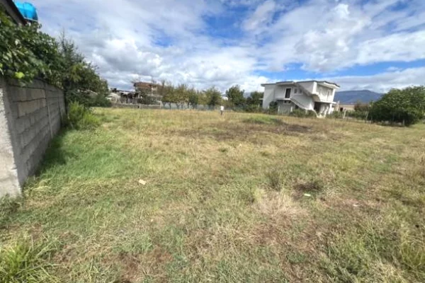 SHITET TOKË NE KAMËZ PER NDERTIM OSE BIZNES