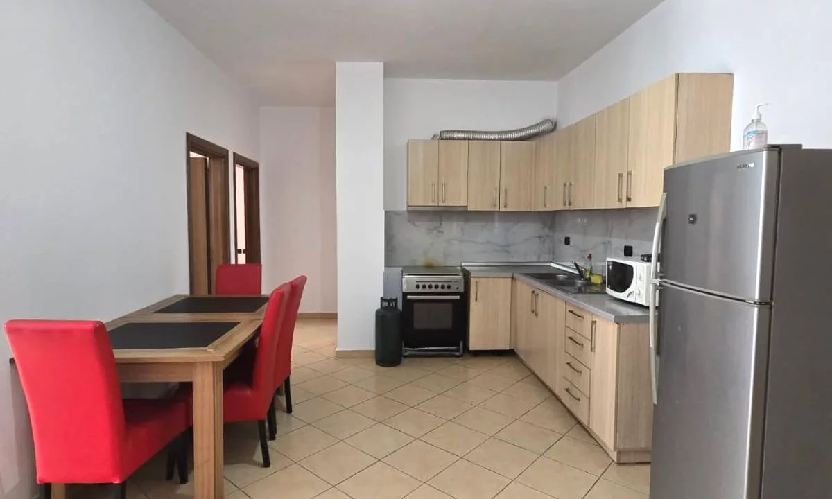 Shtepi me qera Apartament ne Tirane, 2+1, Mobilimi E mobiluar, Pagesa 450  Euro.