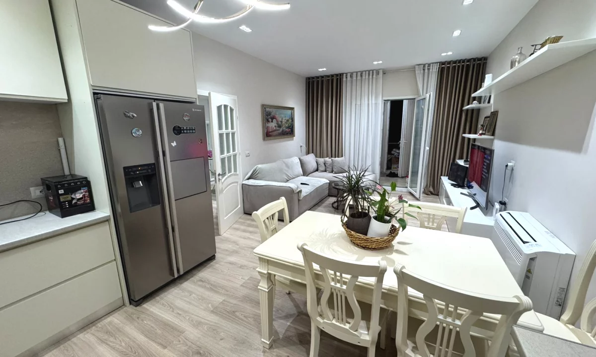 Shtepi me qera Apartament ne Tirane, 2+1, Mobilimi E mobiluar, Pagesa 800  Euro.